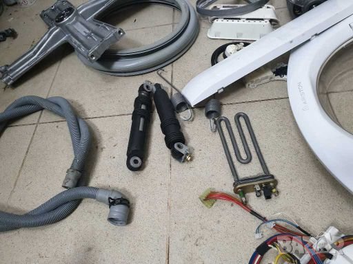 Части за пералня Ariston AVSF 109, снимка 6 - Перални - 27769888