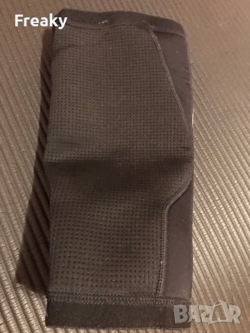 Наколенка nike pro , снимка 4 - Спортна екипировка - 43077112