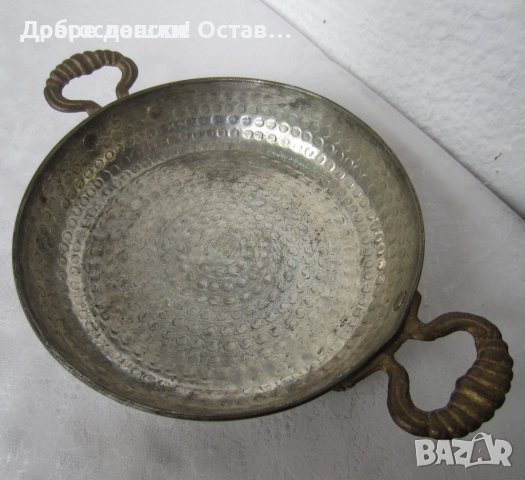 Пепелници и чинии, човек с чадър, чинийки-метал чинийка чиния поднос пепелник месинг бронз мед метал, снимка 13 - Антикварни и старинни предмети - 28883246