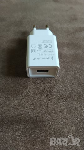 Зарядно , снимка 2 - Друга електроника - 37757141