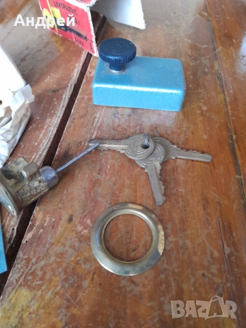 Стара допълнителна брава,резе Финпром, снимка 4 - Други ценни предмети - 52297370