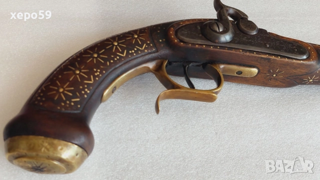 Капсулен пищов в отлично състояние-гравирана цев и златни набивки ,револвер, ятаган,сабя,щик, снимка 2 - Антикварни и старинни предмети - 52217537