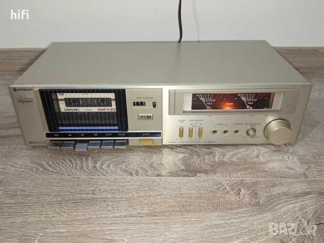 Двуглав касетен дек Hitachi D-E11