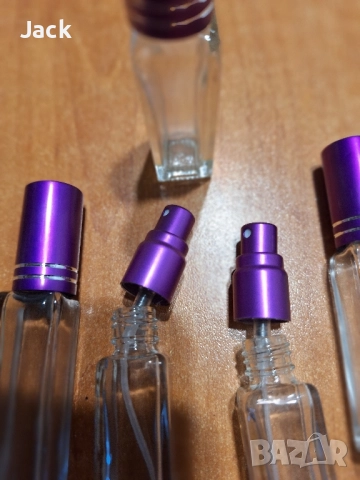 СТЪКЛЕНИ, ЧЕТИРИЪГЪЛНИ МИНИ СПРЕЙ ШИШЕНЦА ЗА ПАРФЮМ ОТ 10 ml. С КАПАЧЕ., снимка 3 - Унисекс парфюми - 51413853