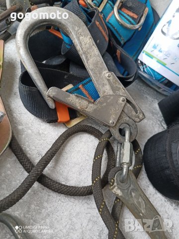 PETZL, Yoke Двойно действащи ковани стоманени карабини, карабинери, снимка 10 - Други инструменти - 43254983