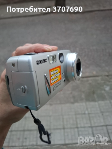 Компактен дигитален фотоапарат SONY CYBERSHOT P52, снимка 2 - Фотоапарати - 52315141