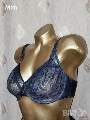 Triumph 85 C Черен дантелен сутиен , снимка 4 - Бельо - 52285677