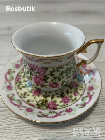 Френски порцеланов сервиз Limoges  ръчно рисуван . Чайник, захарница, 6 чаши и 6 чинии 