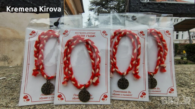 Комплекти от 5 мартеници гривни с цветенца. Ръчна изработка. Бижута Луди гъби.