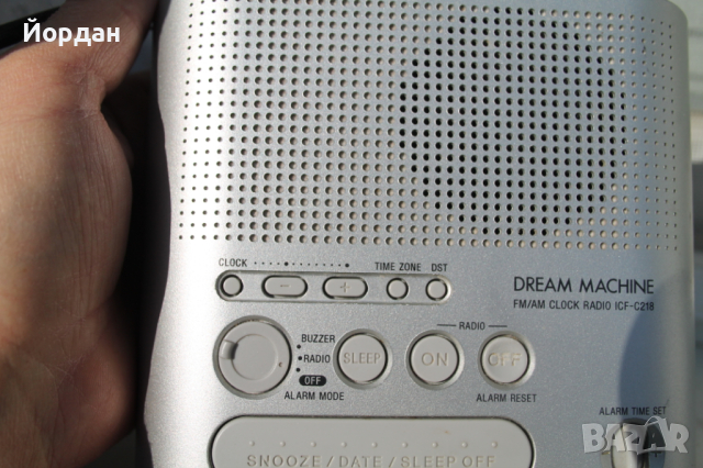 Радио "Sony" с аларма, снимка 3 - Радиокасетофони, транзистори - 44898502