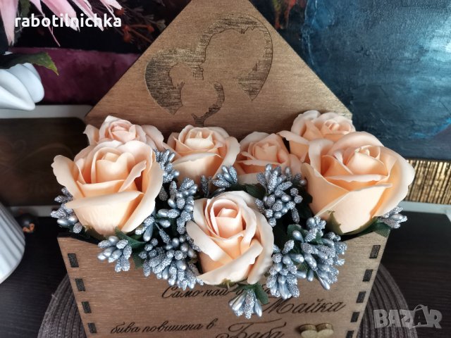 Ароматни сапунени розички в дървен "плик" различни цветове , снимка 5 - Подаръци за жени - 35369939