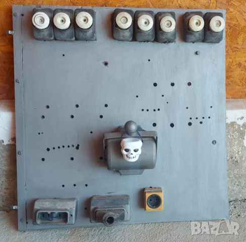 Продавам оборудвано електрическо табло от гетинакс - текстолит