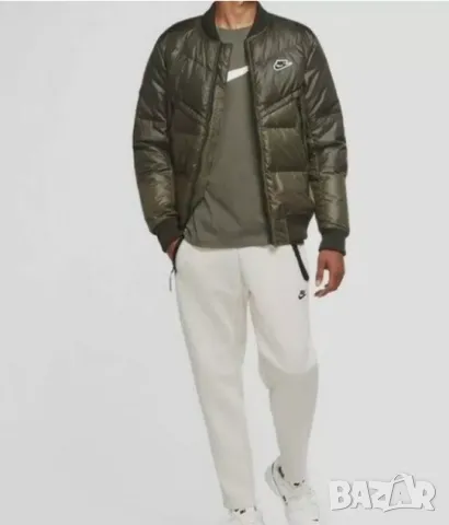 Мъжко пухено  яке / бомбър  Nike Down-Fill Windrunner Sport Bomber Olive Green размер М, снимка 2 - Якета - 47780179
