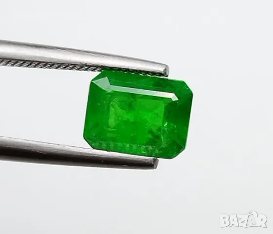 Цаворит гранат в искрящо зелен цвят 1.24кт.! Нов!