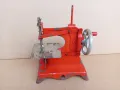 ламаринена метална играчка шевна машина 60те, снимка 2