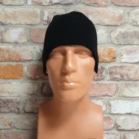 Нова зимна шапка в черен цвят, снимка 4 - Шапки - 43015913