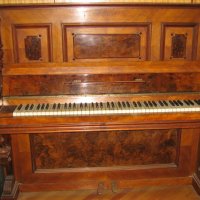 Продавам старо немско пиано