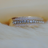 Ефектен пръстен тип халка с кристали, снимка 1 - Пръстени - 36393410