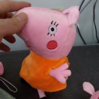 Музикална плюшена играчка Peppa Pig с песничка от филма Прасето Пепа , снимка 5 - Плюшени играчки - 28074331