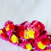 Букет с три рози 4лв, снимка 1 - Изкуствени цветя - 26345321