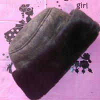 Дамска зимна шапка , снимка 1 - Шапки - 26865461