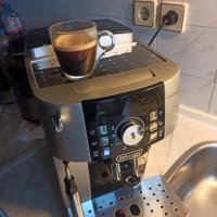 Кафеавтомат Делонги Магнефика S работи отлично и прави хубаво кафе с каймак и капучино , снимка 3 - Кафемашини - 38840614
