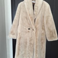 Пухено палто, снимка 1 - Палта, манта - 43492334