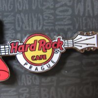 Оригинална метална значка Hard Rock Cafe Прага,чехия, снимка 8 - Други ценни предмети - 27598470
