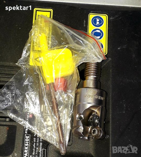 Фреза със сменяеми пластини и пластини за нея, снимка 1