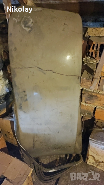 Две много стари стъкла за много стар модел Москвич, снимка 1