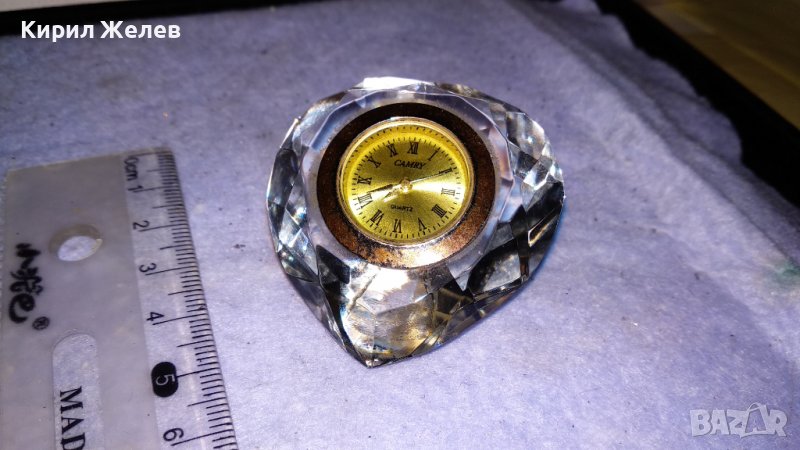 КРАСИВ КВАРЦОВ НАСТОЛЕН МИНИ ЧАСОВНИК СЪРЦЕВИДЕН ФАСЕТИРАН КРИСТАЛ 26298, снимка 1