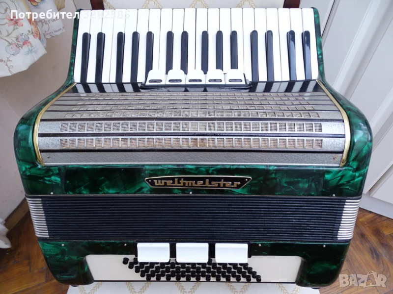 Акордеон Велтмайстер 60 баса, снимка 1