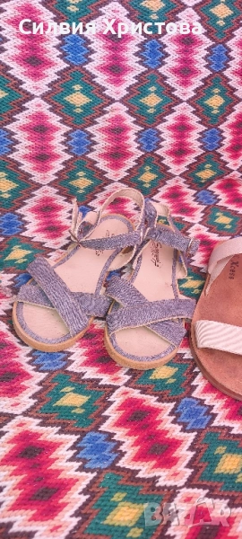 Продавам 2 броя дамски сандали номер 37, снимка 1