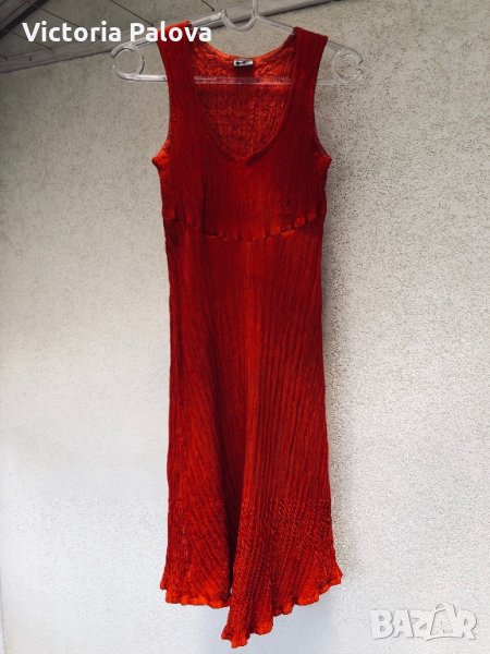 Интересна гофрирана рокля, снимка 1