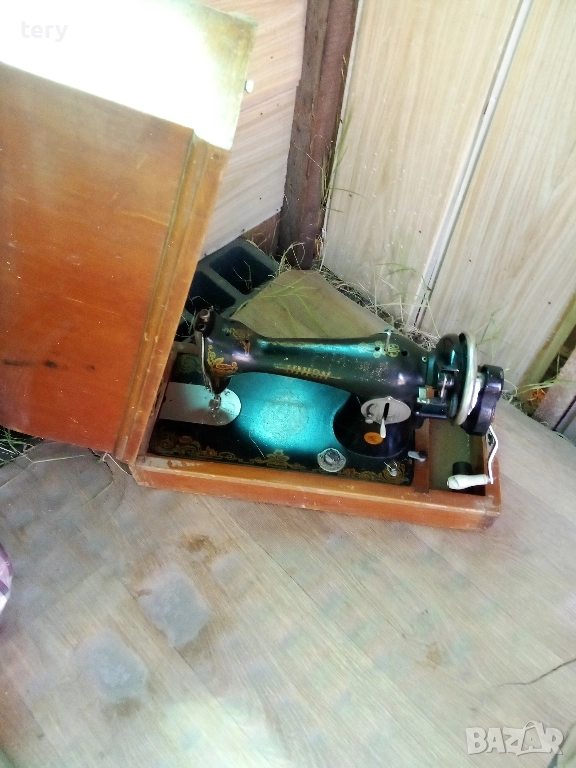 Продавам стара шевна машина руска Варна , снимка 1