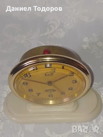 Стар Руски Механичен Будилник- ДРУЖБА - . СССР. 1957г.- Работи и Звъни, снимка 2 - Антикварни и старинни предмети - 45224681