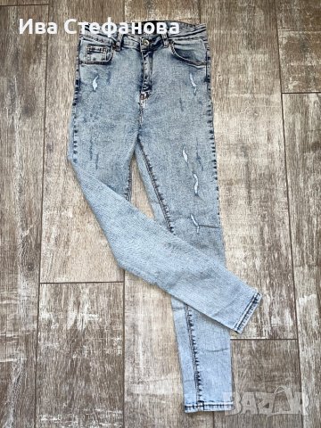 Нови дънкови дамски панталони висока талия дамски дънки накъсани светло сини еластични, снимка 2 - Дънки - 43057801