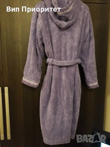 Кралски халат най-високо качество - хладко лилаво със стилна шевица, снимка 9 - Други - 39217671