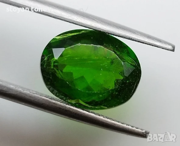 Цаворит с класическа форма и жив цвят 2.30кт.! Нов!, снимка 8 - Други - 50491331