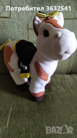 Продавам играчка плюшено конче