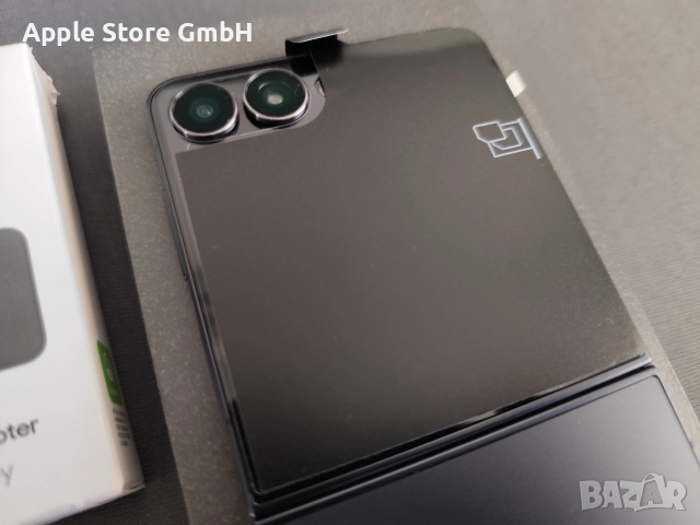 Samsung Z Flip 7 JetBlack 12GB RAM / 256 ROM, снимка 3 - Samsung - 52636224