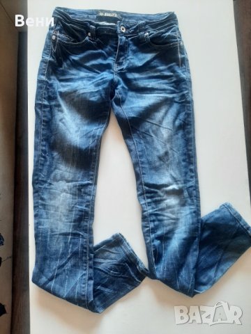 Дамски дънки с намачкан ефект