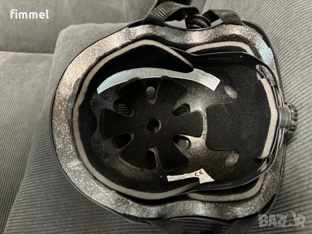 Нова Предпазна каска Urban moov, снимка 5 - Спортна екипировка - 43349044