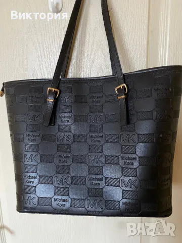 Черна чанта, снимка 2 - Чанти - 48102600