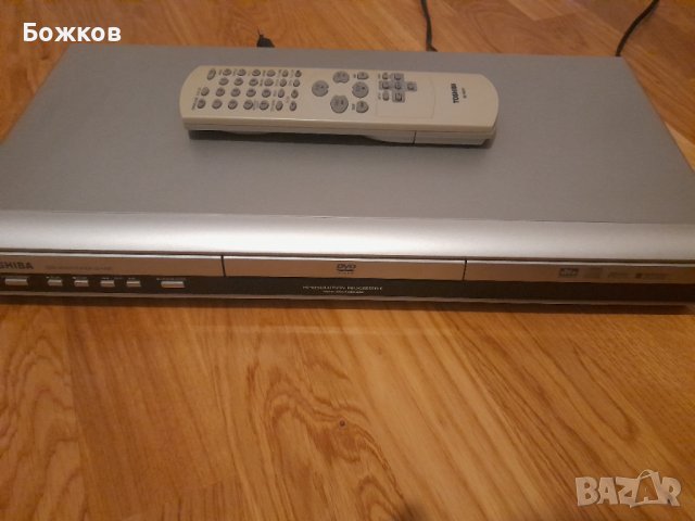 DVD Player Toshiba SD-140ESE, снимка 1 - Плейъри, домашно кино, прожектори - 39235952