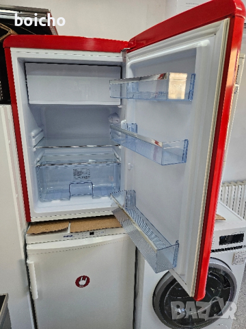 Хладилник Amica ретро с вътрешна камера , снимка 7 - Хладилници - 44895891