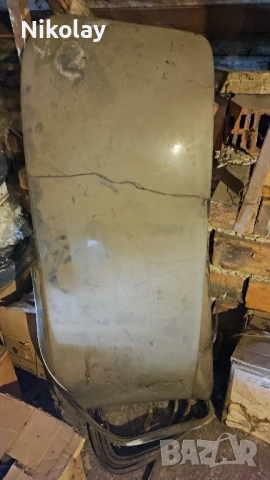 Две много стари стъкла за много стар модел Москвич