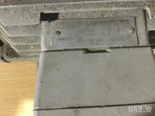 Трифазен електро мотор Сименс , снимка 4 - Електродвигатели - 49691795