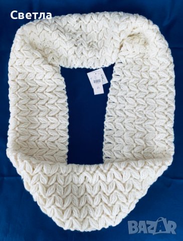 Дамски оригинален шал на  Renee's nyc,ръчно изработена,мека прежда.Безшевен-кръг.Р-ри:32/82-сгънат, снимка 2 - Шалове - 43135510