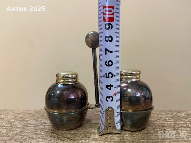 Елегантен винтидж комплект за сол и пипер – керамика със сребърно покритие, с поставка, снимка 2 - Антикварни и старинни предмети - 52845093